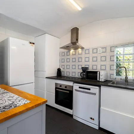 Yuka - Pool And Oura Holiday home *